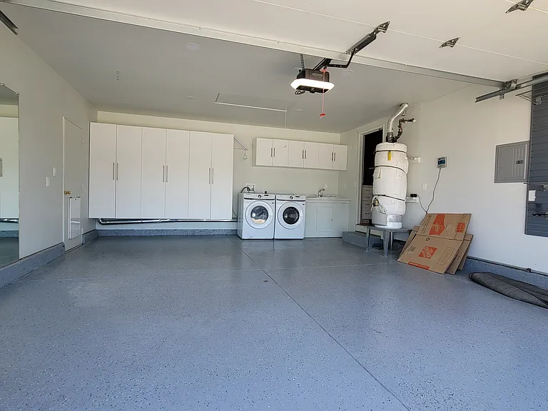 948 Leith Ave — Photo 23
