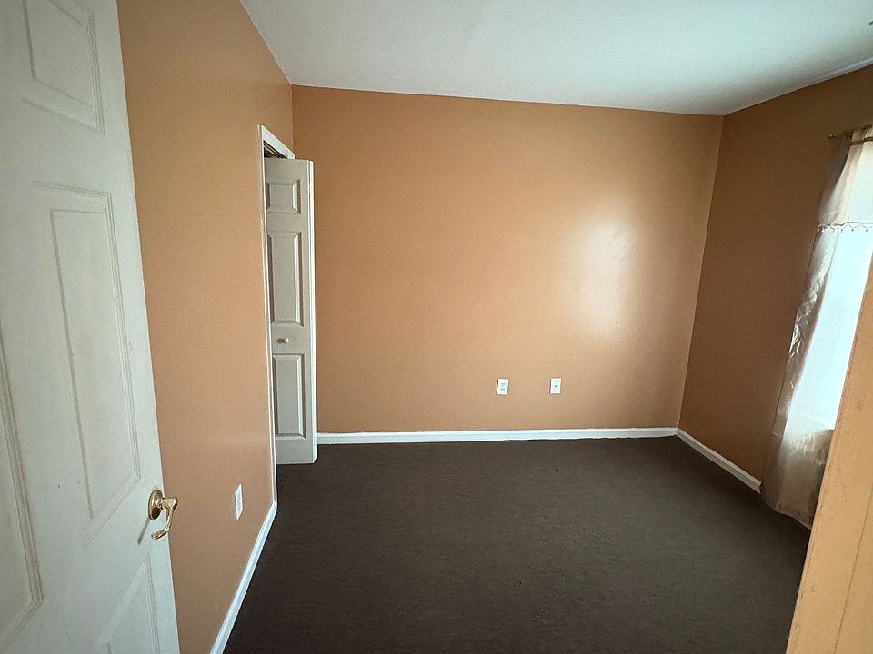 1st image of 129 New Rose St #A