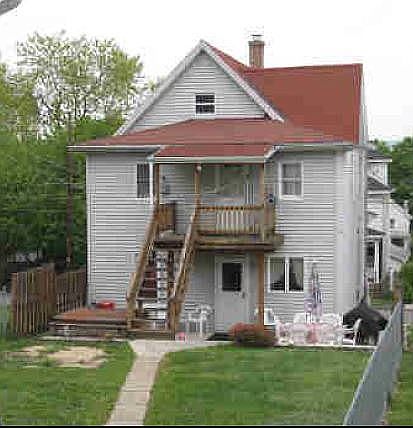 2nd image of 210 W Elm St