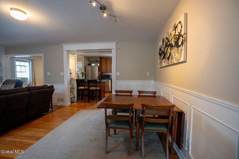 4th image of 24 Greenleaf Drive