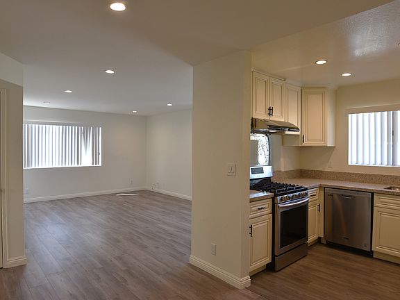 2nd image of 615 W Stocker St APT 101