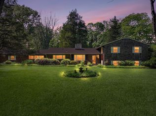 31 Saw Mill Rd, Cold Spring Harbor, NY 11724