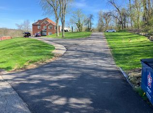 6404 Library Rd #2, South Park, PA 15129