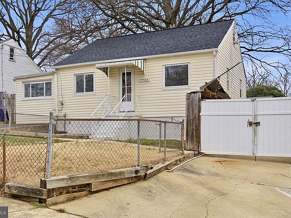 2nd image of 7726 Emerson Rd