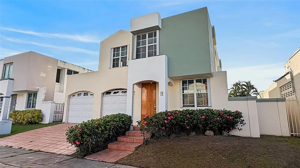 4 bed, 2.5 bath, 3610 sqft, $2,000 — Photo 1