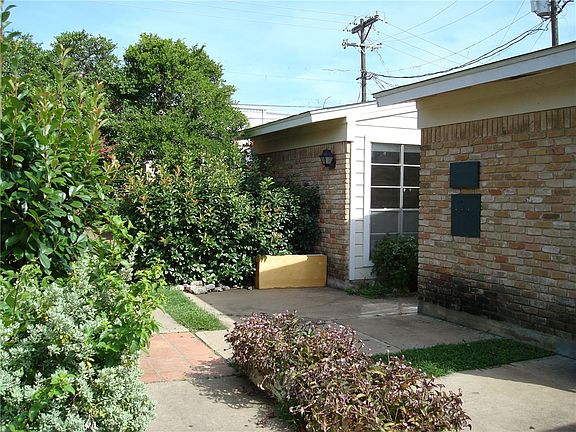 2nd image of 3412 Willowrun Dr APT B