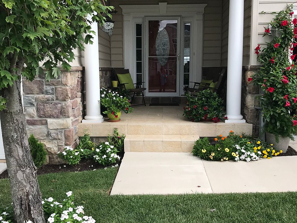 Private cozy front porch.