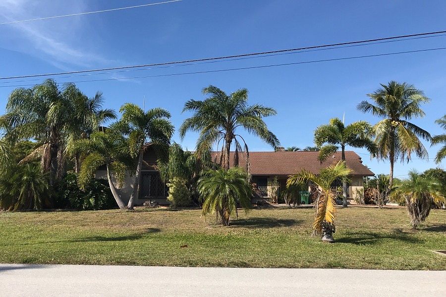 1st image of 1137 SW 38th Ter