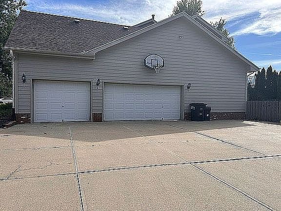 3rd image of 4020 N 209th St