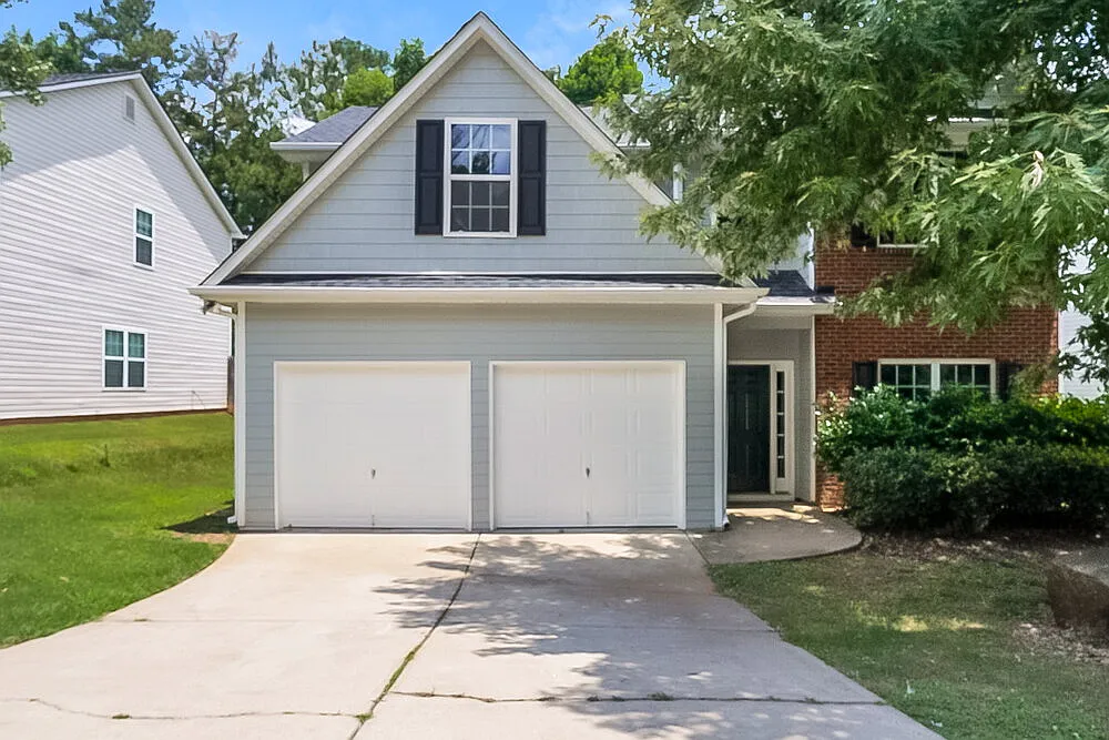 4 bed, 2.5 bath, 2194 sqft, $2,285 — Photo 1