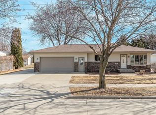 607 Homestead Trl, Kimberly, WI 54136