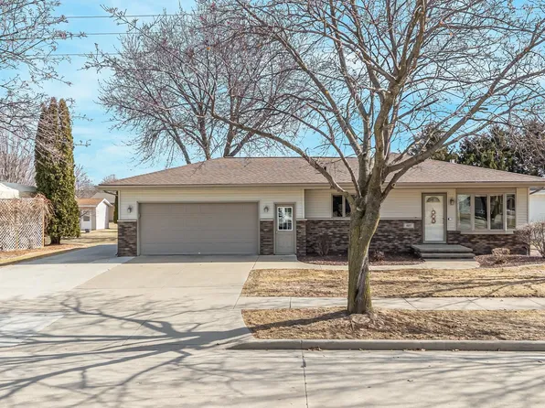 607 Homestead Trl, Kimberly, WI 54136