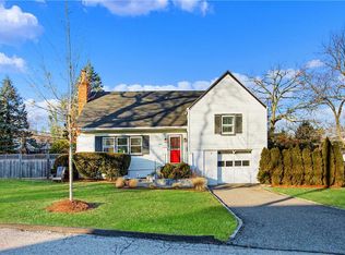 30 Miles Ave, White Plains, NY 10605