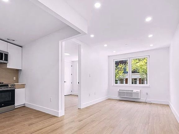 3rd image of 175 Rochester Ave #1D