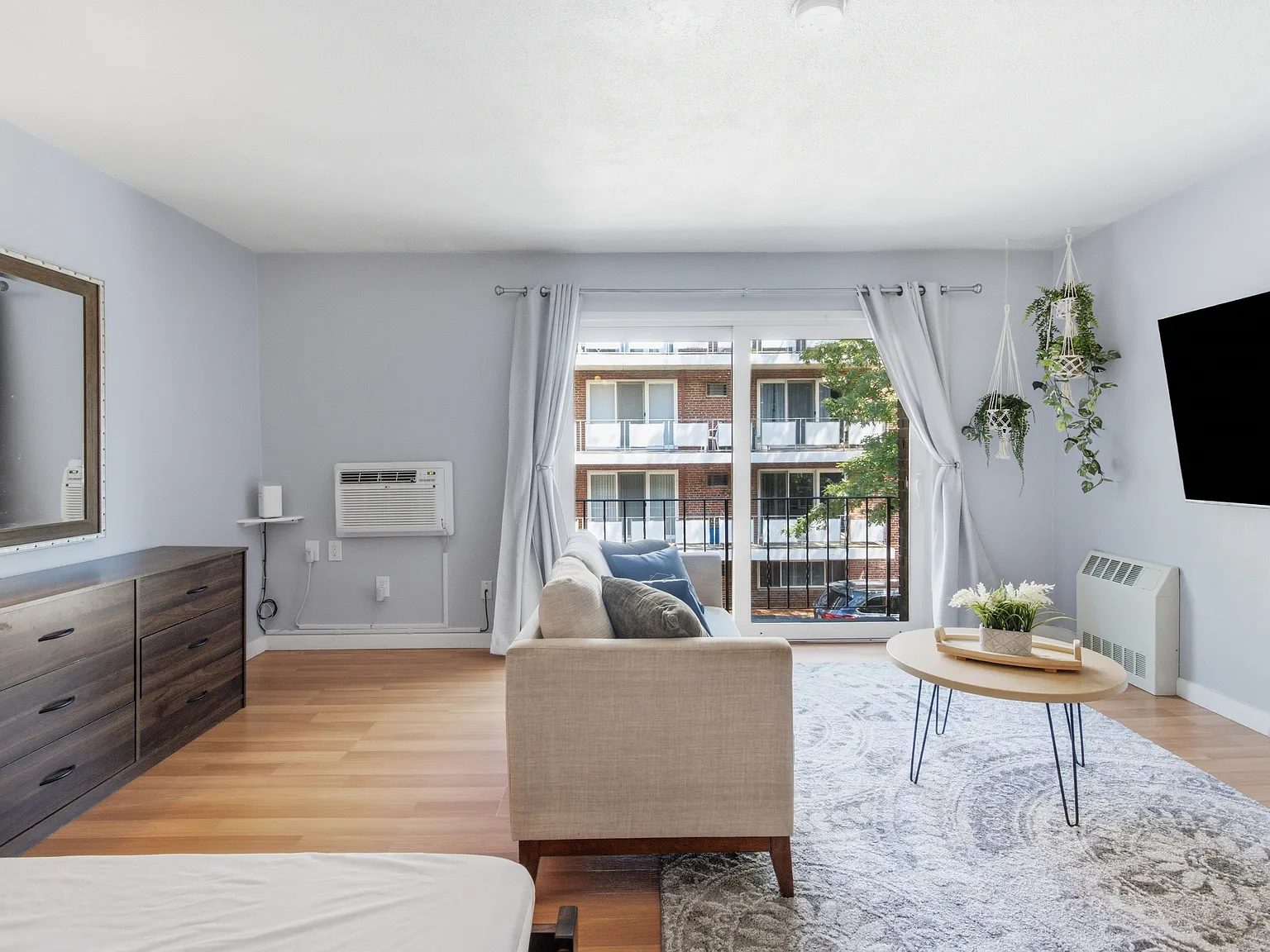 Studio, 440 sqft, $2,250 — Photo 4