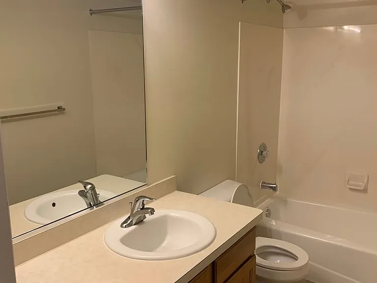 672 N 500 W #107 — Photo 15