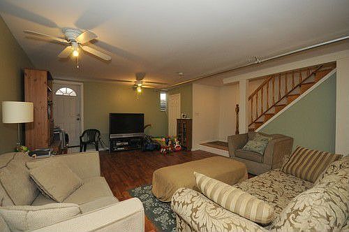 2nd image of 2270 46th St