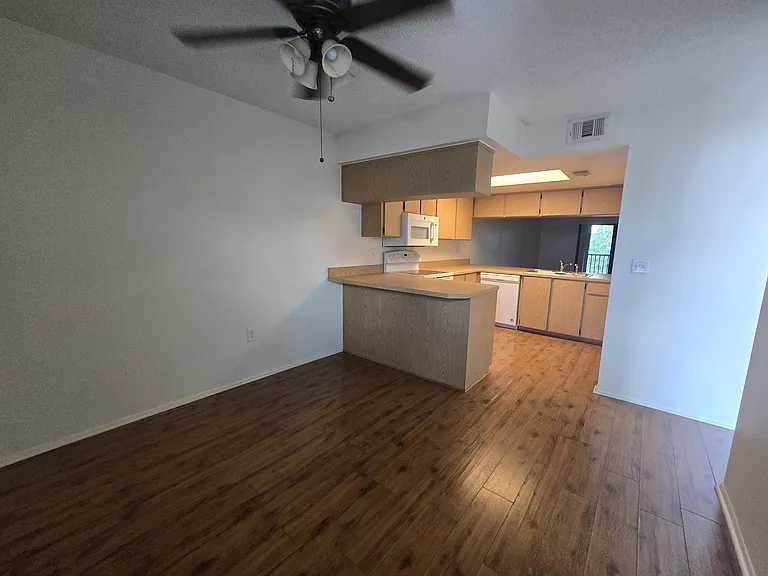 515 Landings Way — Photo 4
