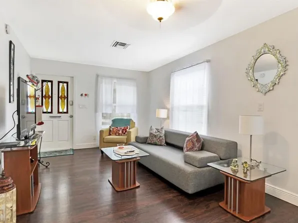 817 Winters St, West Palm Beach, FL 33405