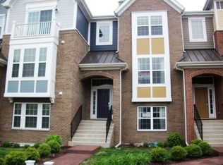 4123 Royal Mews Cir, Naperville, IL 60564