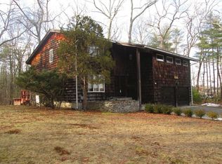 386 Pompeo Rd, North Grosvenordale, CT 06255