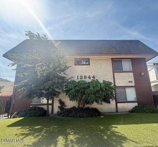 2nd image of 12944 W Vanowen St