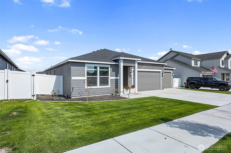 2nd image of 4744 W Junco Street
