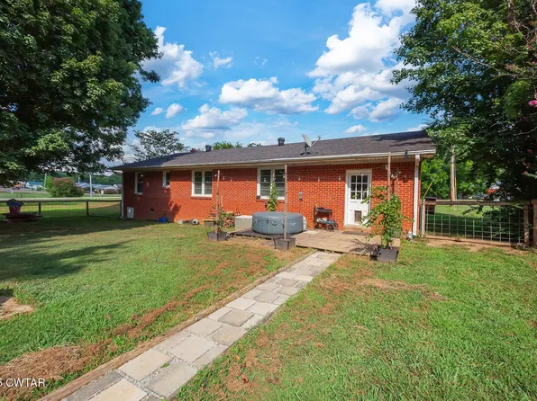 649 Natchez Trace Dr, Lexington, TN 38351