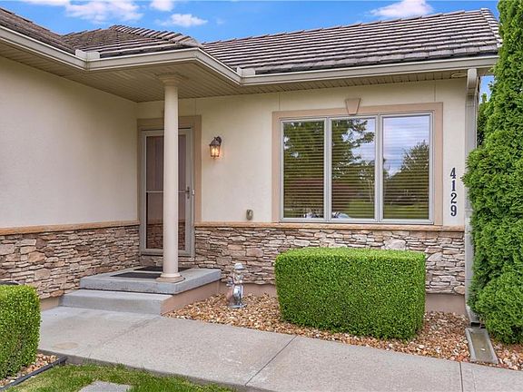 3rd image of 4129 NE Chapel Manor Dr