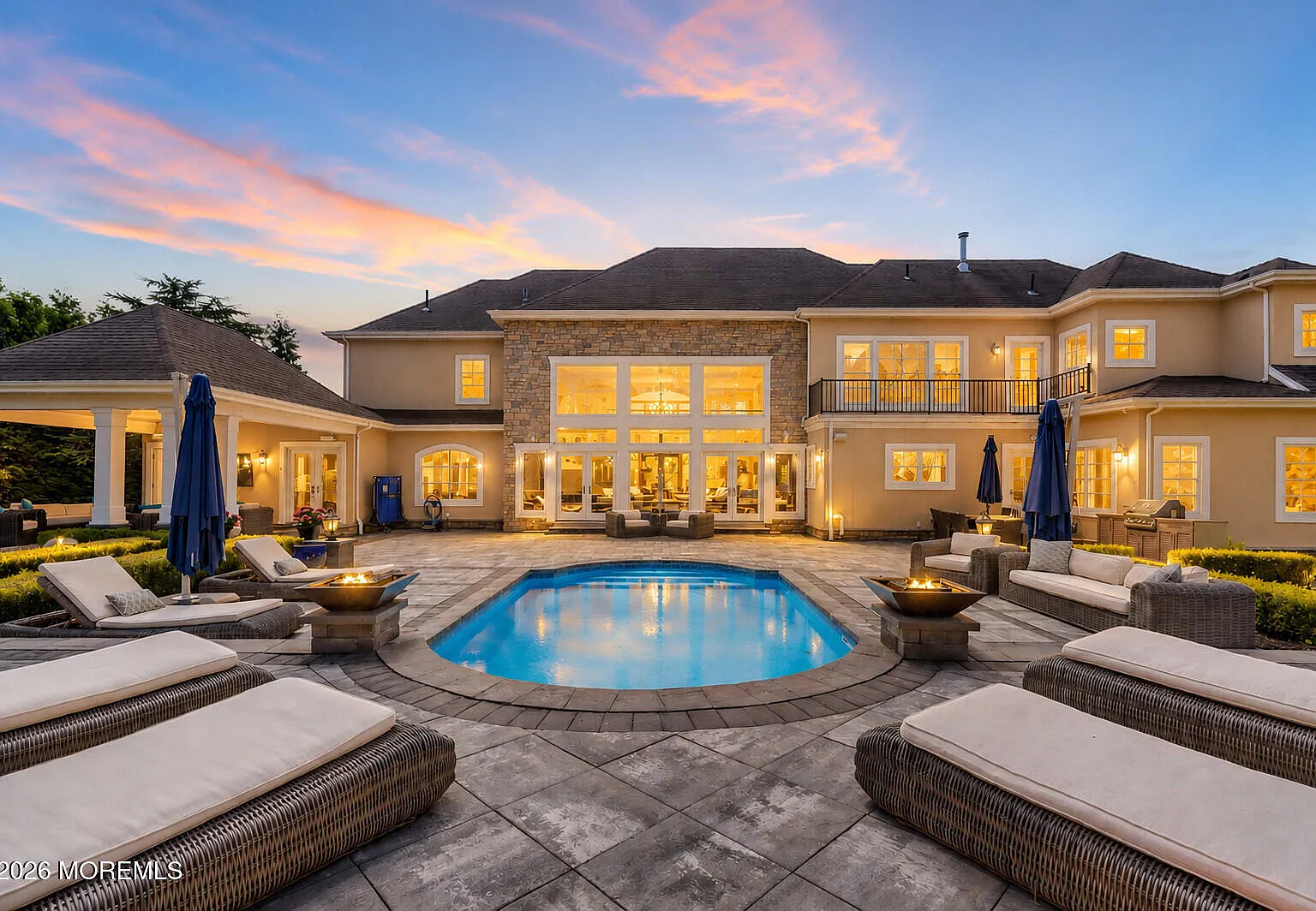 5 bed, 6.5 bath, 8276 sqft, $30,000 — Photo 3