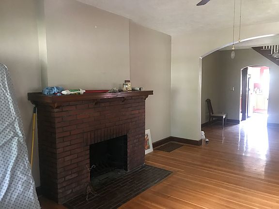2nd image of 4050 Central Ave