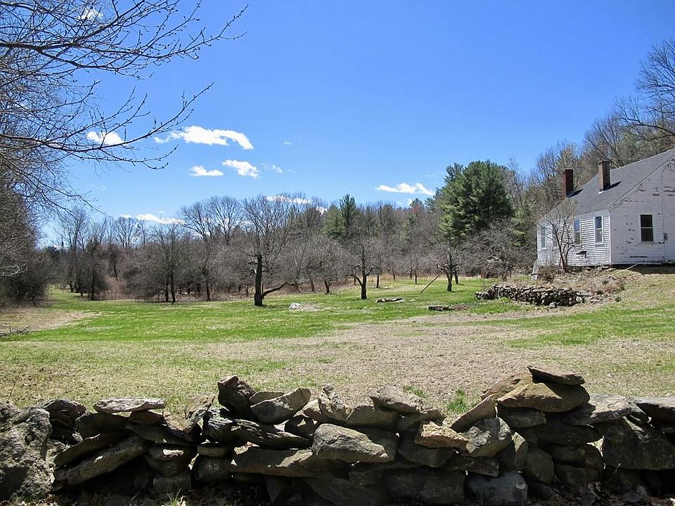 2nd image of 13 Saint Johns Ln