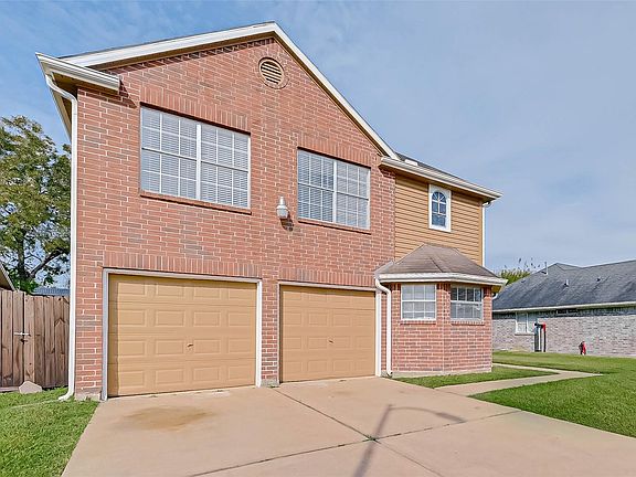 2nd image of 3109 Briar Dr