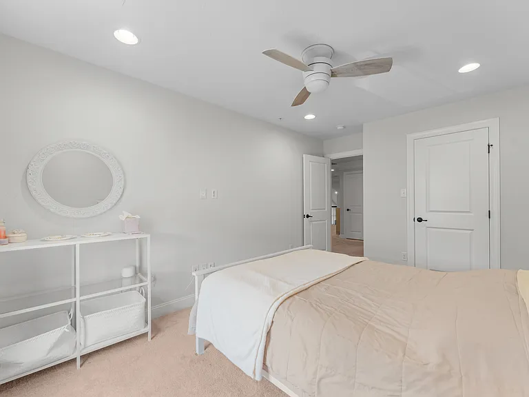 433 Fairmont Dr — Photo 31