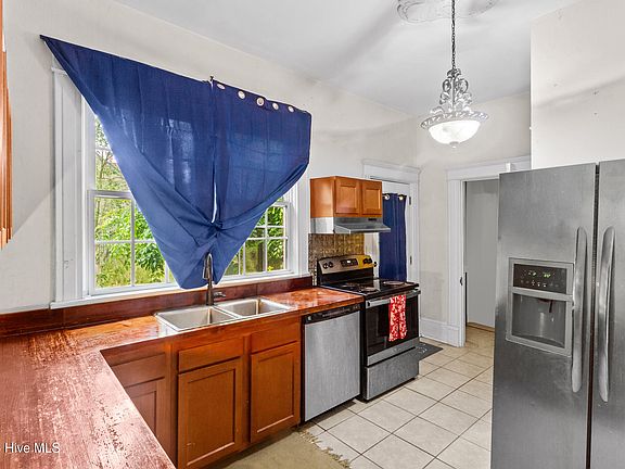 3rd image of 1503 National Avenue
