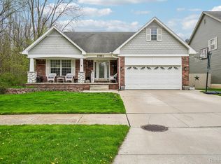 23882 Monroe St, Armada, MI 48005