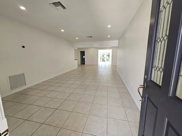9559 Carlyle Ave #3 — Photo 3