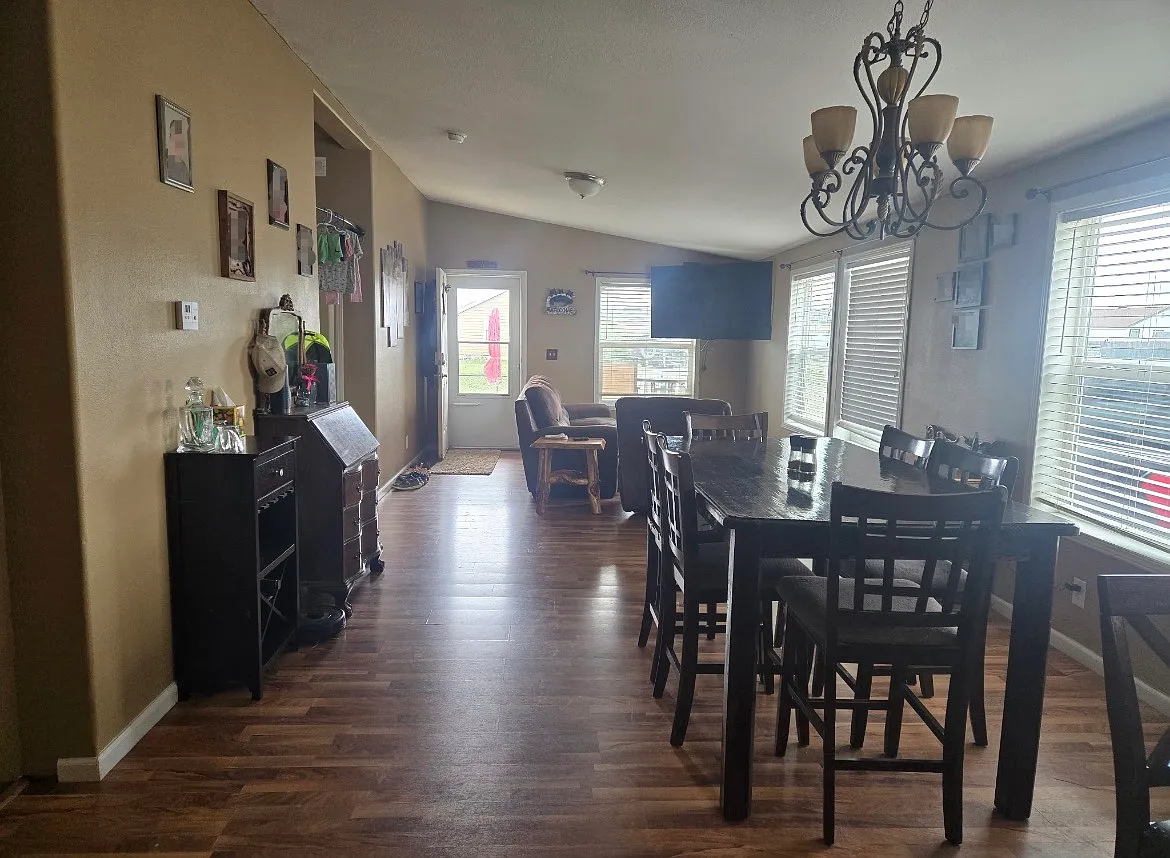 3 bed, 1485 sqft, $2,595 — Photo 3