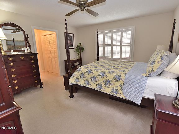 5th image of 221 Old Colony Way