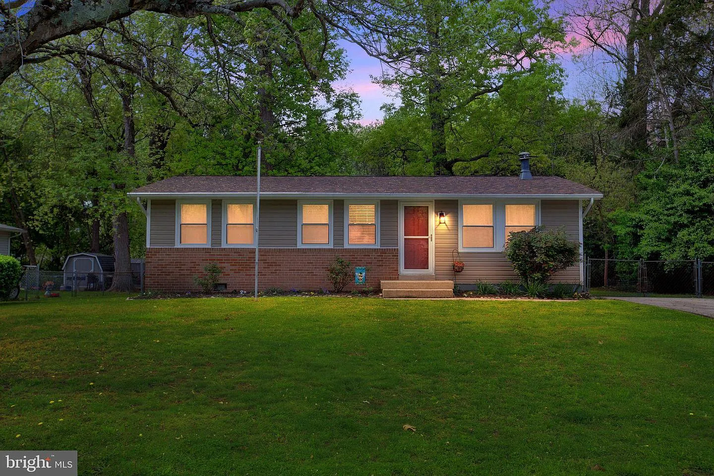9773 Emerald Ln photo 1