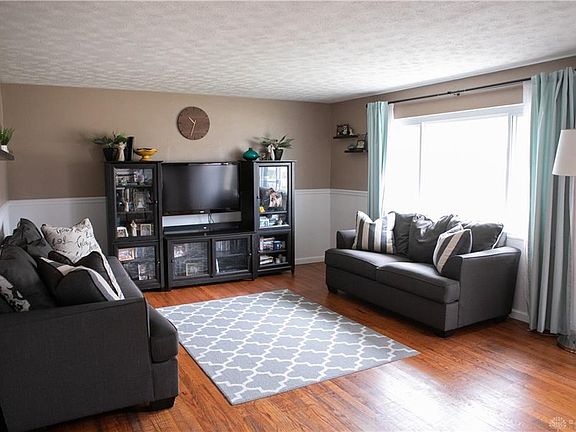 4th image of 2383 Hazel Dr