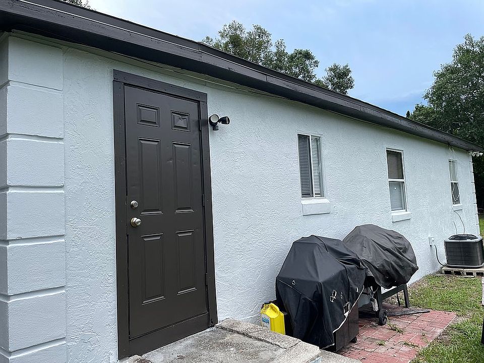 1st image of 2495 Lake Dr