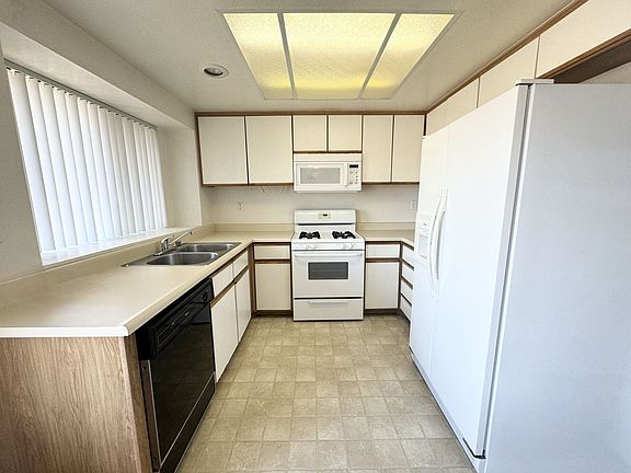 4th image of 79560 Avenue 42 #C