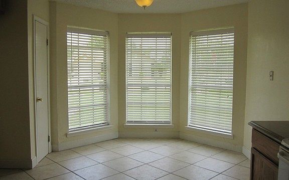 4th image of 2701 Doreen Ln
