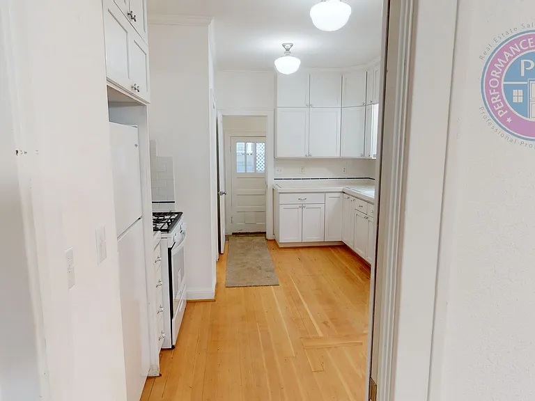43 Ladd St — Photo 4