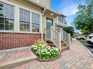 81 Locust Ave APT 311, New Canaan, CT 06840