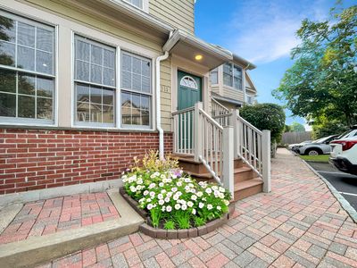 81 Locust Ave APT 311, New Canaan, CT, 06840