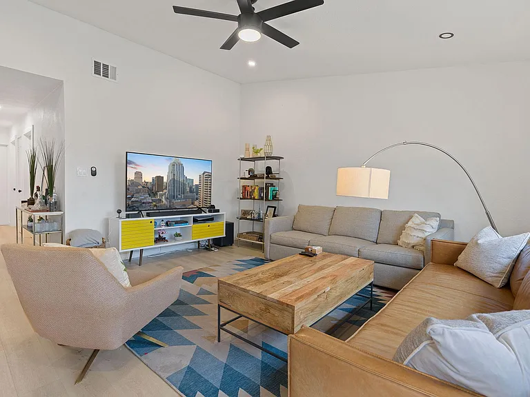 7106 Colony Park Dr — Photo 6