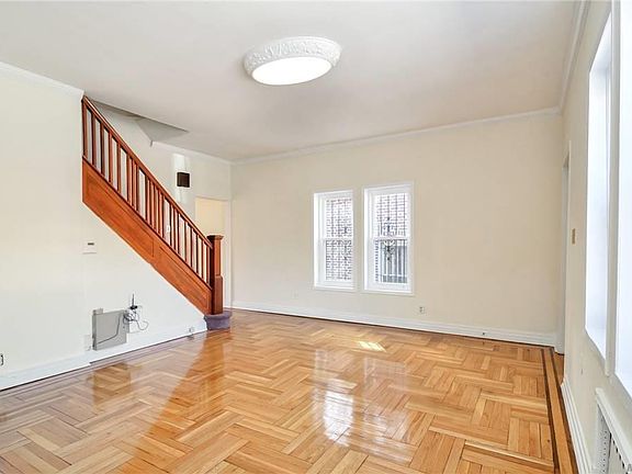 5th image of 3428 72nd St