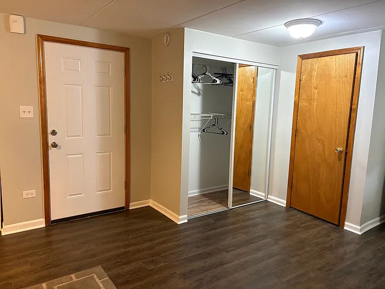 677 S Lyman Ave — Photo 3